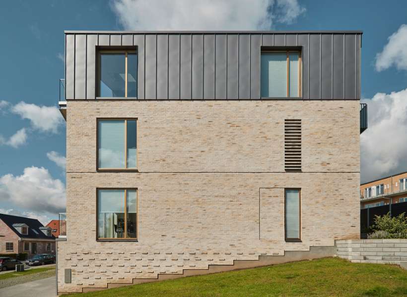 Cold rosé with lake view under steel profiles, Krøyer Kielbergvej / Regnbuevænget 1, 8660 Skanderborg
